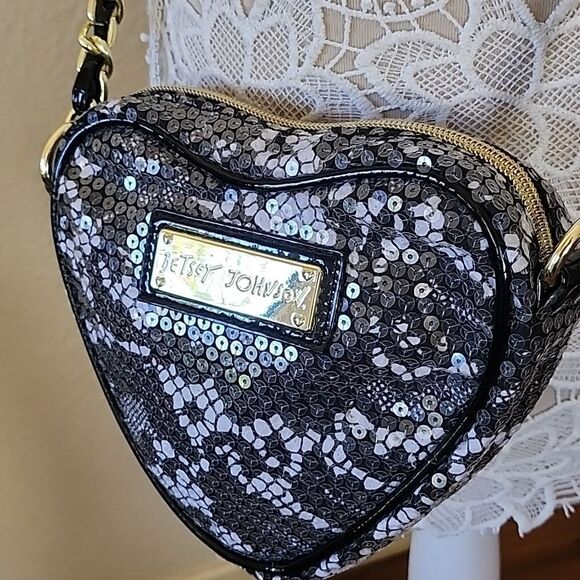 Betsey Johnson Heart Shaped Sequined Crossbody - Picture 1 of 11